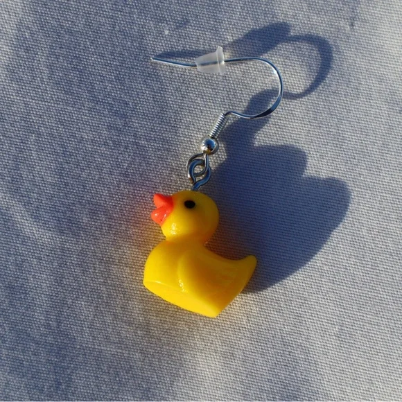 duckie earrings 🐥🫧 - Picture 4 of 4